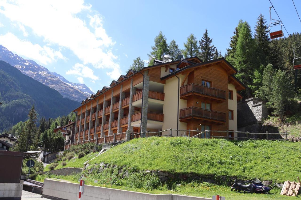 Residence Regina Delle Alpi Santa Caterina Valfurva Exterior photo